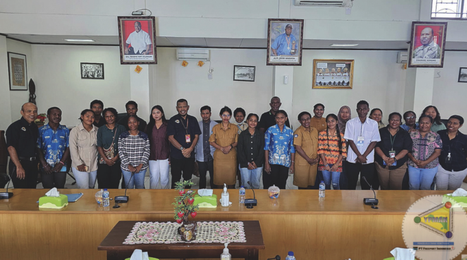 12 Siswa SMK Petra yang Selesai Magang di YPMAK