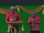 Bupati Mimika, Johanes Rettob dan Wakil Bupati Emanuel Kemong