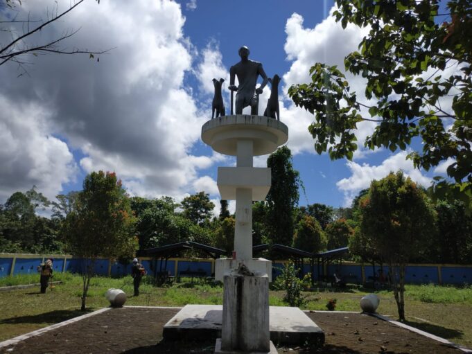 Nyala Api di Tanah Mapurupuwau: Sebuah Kenangan Kelam 1992