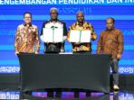 Foto bersama PTFI, Pemda Mimika dan YPMAK