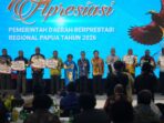 Pemerintah Kabupaten Mimika mencatatkan prestasi membanggakan di tingkat nasional. Dalam malam penganugerahan yang digelar di Hotel Suni Abepura, Jayapura_3