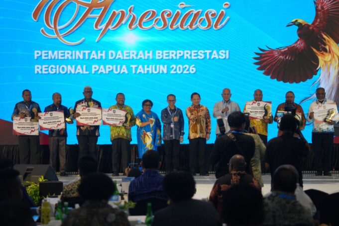 Pemkab Mimika Raih Dua Penghargaan Terbaik I Tingkat Nasional