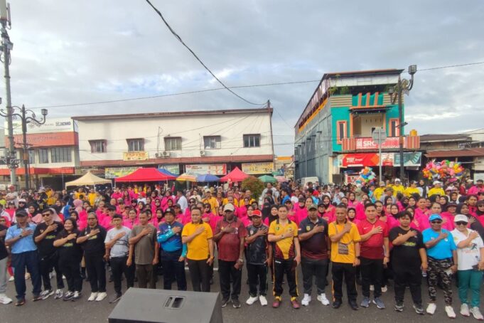 Menyambut HUT ke-80 Bhayangkara, Ribuan Warga Timika Padati Olahraga Bersama dan Layanan Gratis Polres Mimika