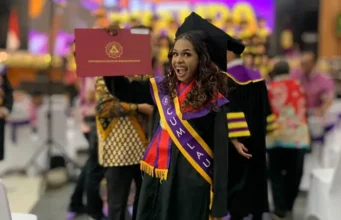Dari Pesisir Mimika ke Podium Cumlaude: Kisah Fitalia Tumuka Menaklukkan Ketidakpastian