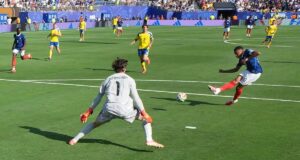 Brace Mbappe Bawa Prancis Cukur Swedia 3-0, Les Bleus Tantang Paraguay di 16 Besar