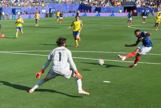 Brace Mbappe Bawa Prancis Cukur Swedia 3-0, Les Bleus Tantang Paraguay di 16 Besar